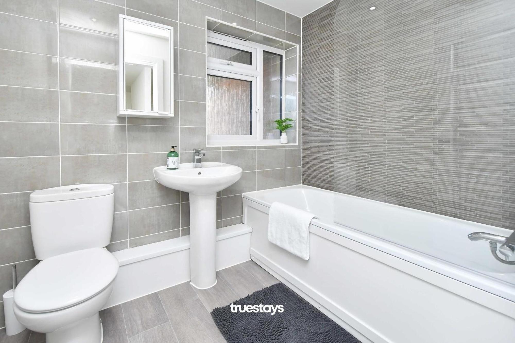 Regal House By True Stays - 3 Bedroom House In Stoke-On-Trent Екстер'єр фото