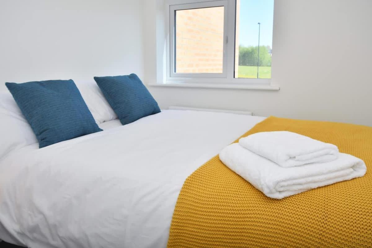 Regal House By True Stays - 3 Bedroom House In Stoke-On-Trent Екстер'єр фото