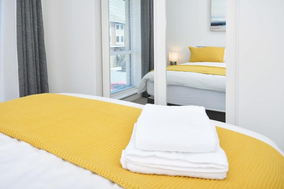 Regal House By True Stays - 3 Bedroom House In Stoke-On-Trent Екстер'єр фото