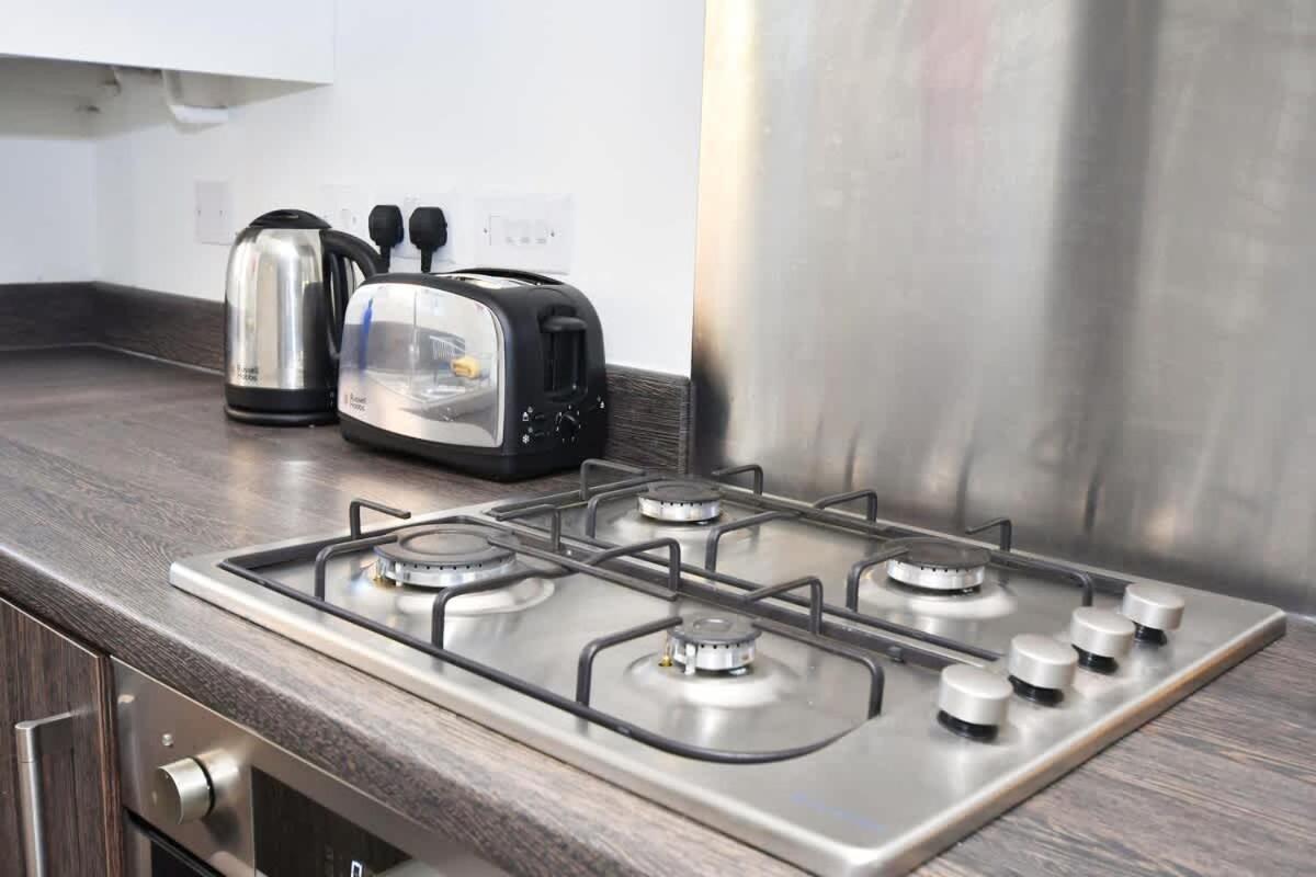 Regal House By True Stays - 3 Bedroom House In Stoke-On-Trent Екстер'єр фото