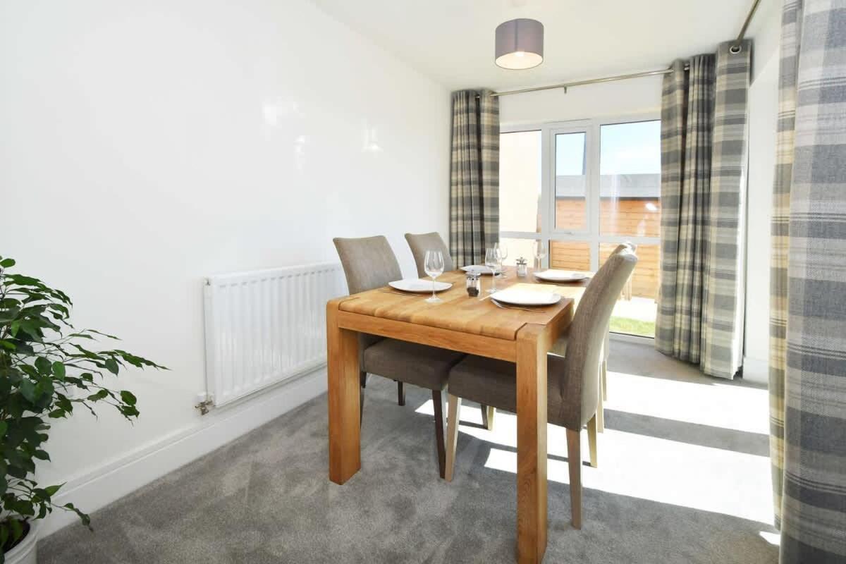 Regal House By True Stays - 3 Bedroom House In Stoke-On-Trent Екстер'єр фото