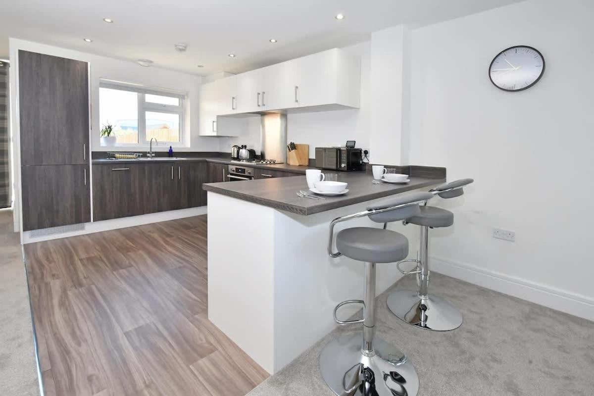 Regal House By True Stays - 3 Bedroom House In Stoke-On-Trent Екстер'єр фото